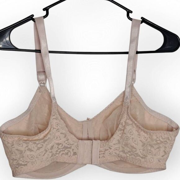 Bali Women's Plus Size Lace 'N Smooth Seamless Underwire Bra size 40 C - Picture 4 of 6